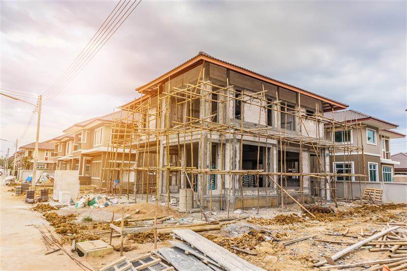 new-house-construction-building-site